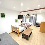 Studio Apartment, Tv, Wifi Kitchen Parking, Wembley Elizabeth Line