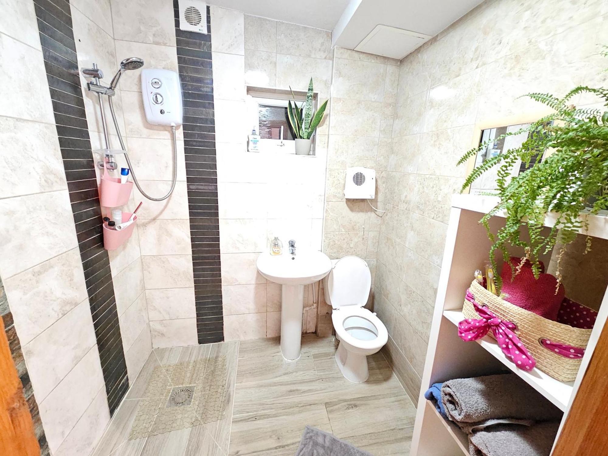 Apartment, Tv, Wifi Kitchen Parking, Wembley Elizabeth Line Apartment Northolt (Greater London)