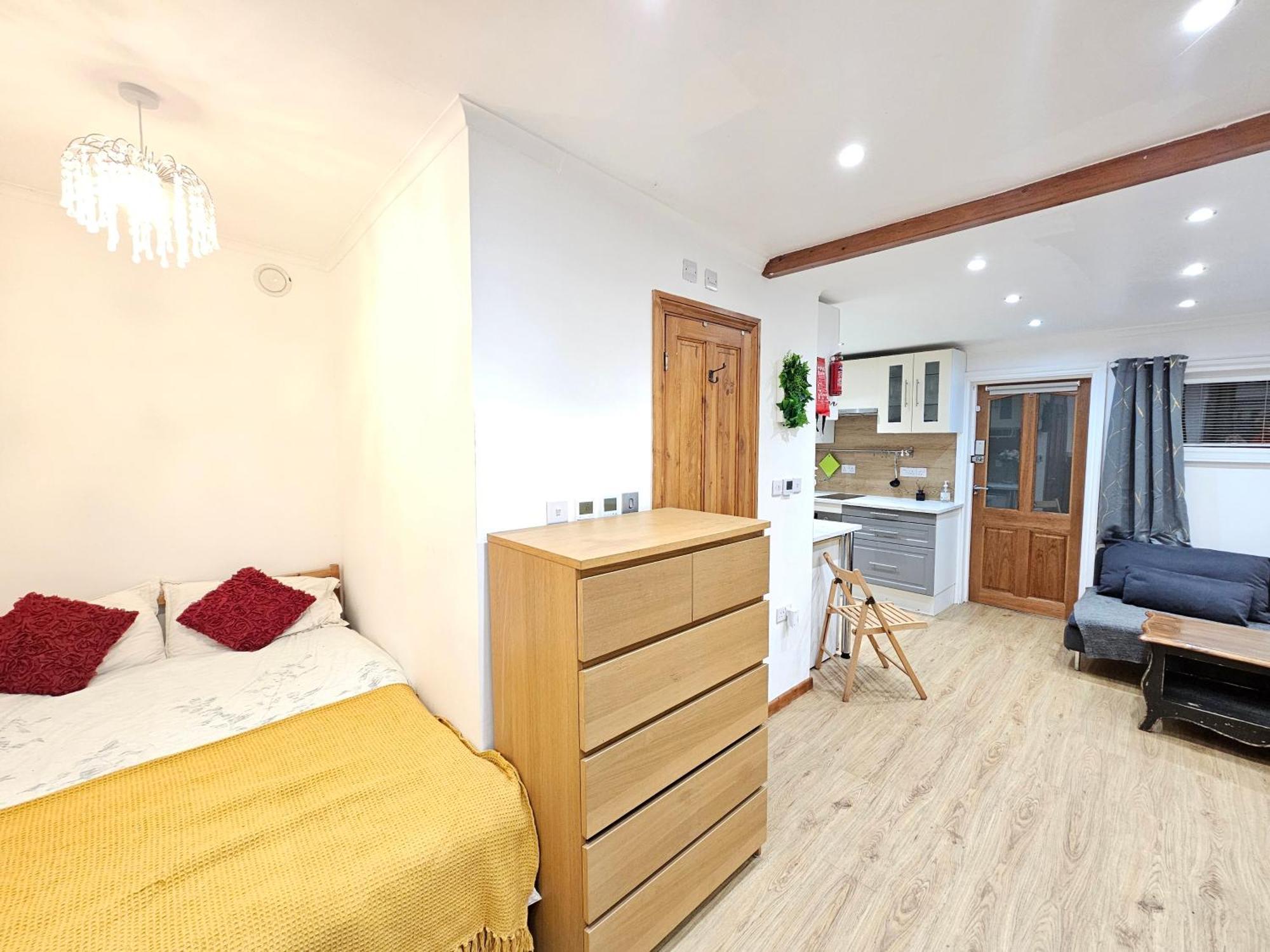 Apartment Apartment, Tv, Wifi Kitchen Parking, Wembley Elizabeth Line Northolt (Greater London)